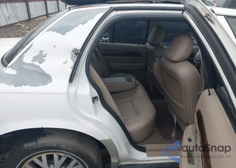 2005 Mercury Grand Marquis Ls/Lse from USA, damaged, VIN 2MEFM75WX5X618051